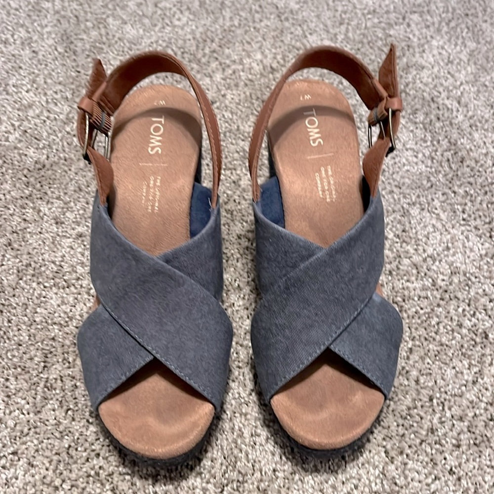 Toms Sandals Sz 7